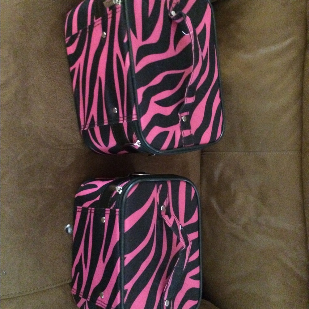 Overnight bags with two small bags each - Picture 8 of 8